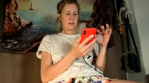 Snapshot of lola_belgium chatting on 06/24/26, 04:44 lola_belgium online show from 06/24/26, 04:44