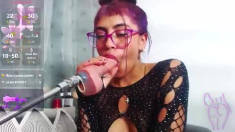 Snapshot of lola_benz chatting on 09/11/25, 07:47 layla online show from 09/11/25, 07:47