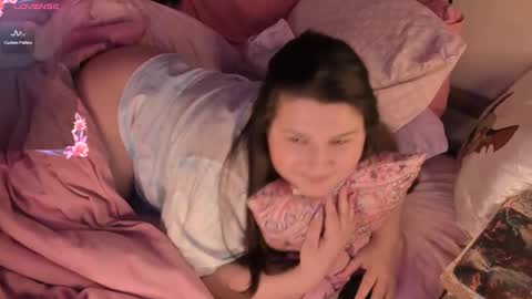 Snapshot of lola_flower_ chatting on 02/12/25, 01:30 Sofiya online show from 02/12/25, 01:30