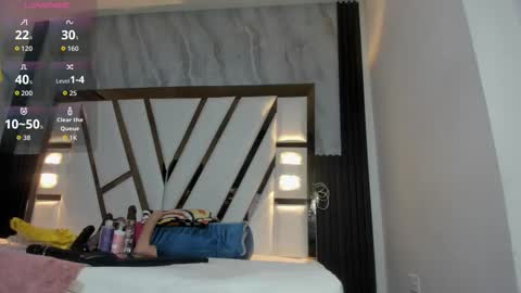 Lola online show from 10/25/25, 11:40