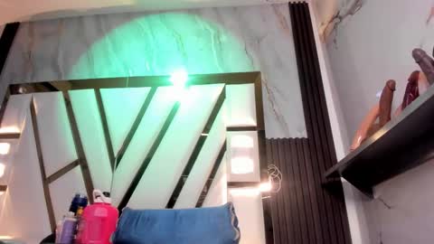 Lola online show from 12/02/25, 11:37