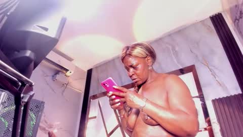 Lola online show from 03/14/26, 11:43