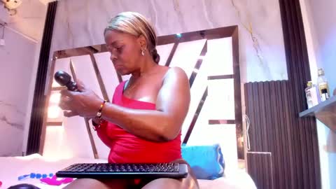 Lola online show from 05/16/26, 11:53