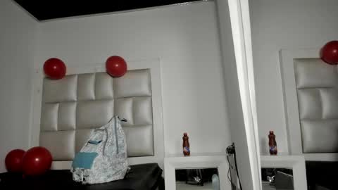 Snapshot of lola_js chatting on 04/29/26, 11:58 lola_js online show from 04/29/26, 11:58