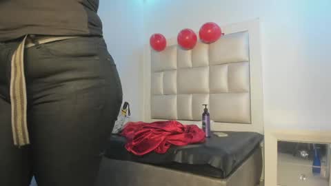 Snapshot of lola_js chatting on 06/01/26, 12:07 lola_js online show from 06/01/26, 12:07