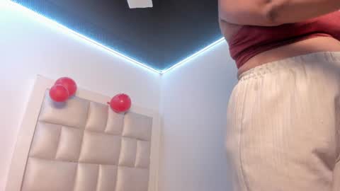 lola_js online show from 07/03/26, 12:00