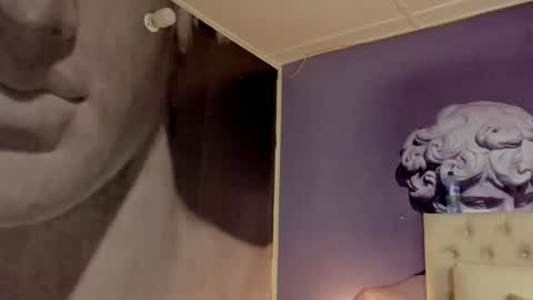 lola red online show from 12/12/24, 01:39