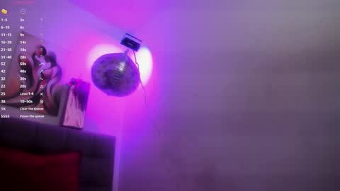 lola_wish online show from 11/18/25, 04:17