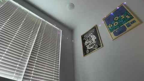 Snapshot of lolaa555 chatting on 06/04/26, 11:22 lolaa555 online show from 06/04/26, 11:22