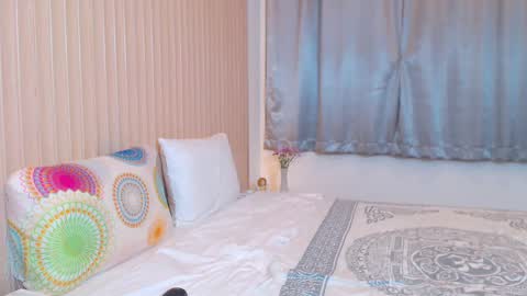 Snapshot of lolaaelita chatting on 12/18/24, 03:22 Lola online show from 12/18/24, 03:22