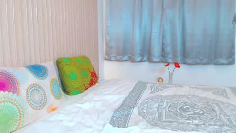 Snapshot of lolaaelita chatting on 12/26/24, 02:37 Lola online show from 12/26/24, 02:37