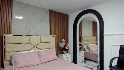 Snapshot of lolaangellx chatting on 05/05/26, 08:06 Lola Angel online show from 05/05/26, 08:06