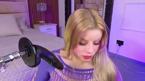 Snapshot of lolaangellx chatting on 05/28/26, 09:12 Lola Angel online show from 05/28/26, 09:12