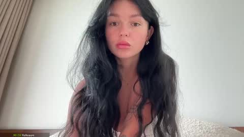 Snapshot of lolaap0pp chatting on 05/22/26, 03:35 Lola online show from 05/22/26, 03:35