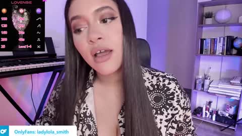 lolaasmith_21 online show from 01/24/25, 09:37