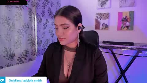 lolaasmith_21 online show from 03/05/25, 09:04