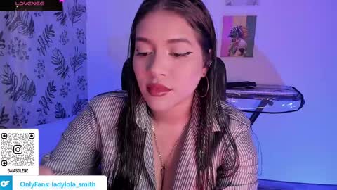 lolaasmith_21 online show from 03/07/25, 10:21