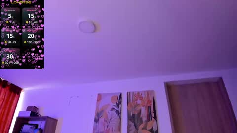 lolaasmith_21 online show from 10/03/25, 08:39