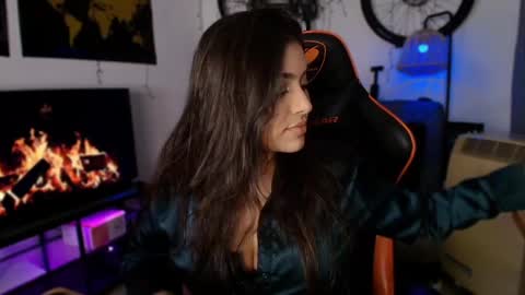 Snapshot of lolaasmith_21 chatting on 05/25/26, 08:37 lolaasmith_21 online show from 05/25/26, 08:37