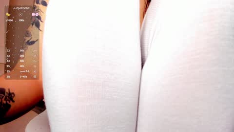  Lola Berry  online show from 02/07/25, 09:58