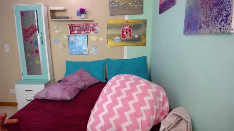 Lola online show from 12/03/24, 07:22