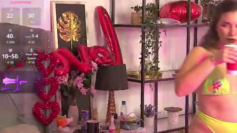 Snapshot of lolabuttie chatting on 06/15/26, 06:26 Lola new tits boobs ass stepsis online show from 06/15/26, 06:26