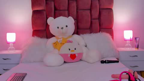 LolaCoper online show from 12/20/24, 12:30