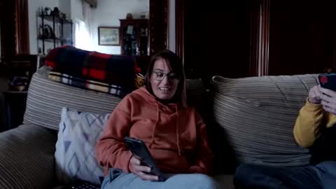 LOLA HUESO y ERIC online show from 02/04/25, 04:18