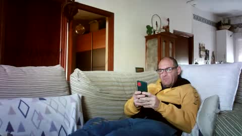 LOLA HUESO y ERIC online show from 02/17/25, 03:31