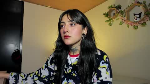 Lola online show from 02/03/26, 06:22