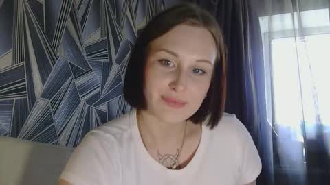 Snapshot of lolalibellule chatting on 09/24/25, 08:28 Lola online show from 09/24/25, 08:28