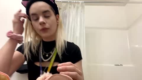 Snapshot of lolalixx6969 chatting on 01/12/25, 12:39 Lola Lixx online show from 01/12/25, 12:39