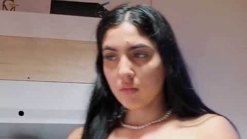 lolalola_12 online show from 10/29/25, 01:19