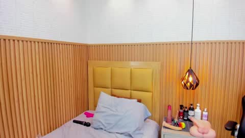 Snapshot of lolamaxi chatting on 07/07/26, 06:47 LOLA online show from 07/07/26, 06:47
