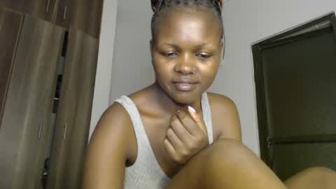 Snapshot of lolamia7 chatting on 02/18/25, 06:15 lolamia7 online show from 02/18/25, 06:15