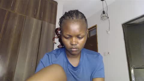 Snapshot of lolamia7 chatting on 02/20/25, 12:15 lolamia7 online show from 02/20/25, 12:15