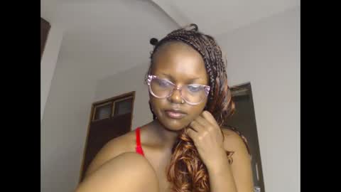 Snapshot of lolamia7 chatting on 02/26/25, 04:47 lolamia7 online show from 02/26/25, 04:47