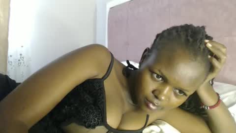 Snapshot of lolamia7 chatting on 10/11/25, 05:50 lolamia7 online show from 10/11/25, 05:50