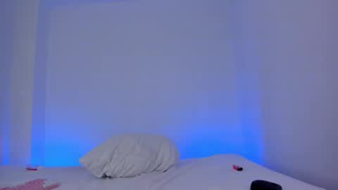 Lola online show from 03/10/25, 10:45