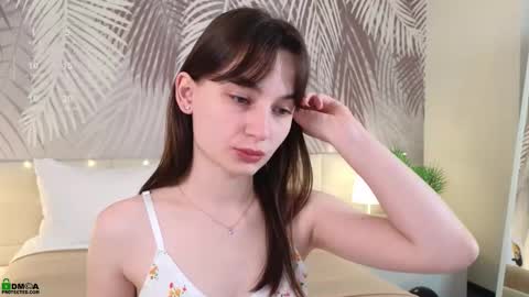 Lola online show from 11/06/25, 01:39