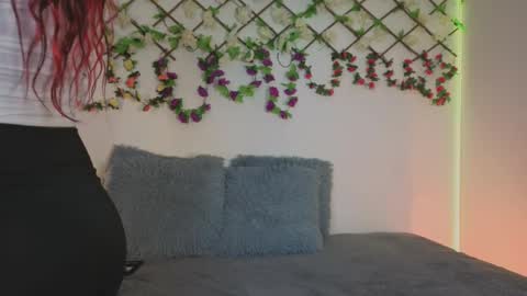  Lola  online show from 01/10/26, 11:20