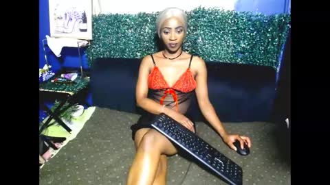 Snapshot of lolasavagexo chatting on 04/29/26, 01:10 lolasavagexo online show from 04/29/26, 01:10