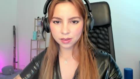 Snapshot of lolaverse chatting on 05/15/26, 07:59 Lola doll online show from 05/15/26, 07:59