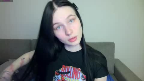 Lola online show from 03/31/26, 07:25