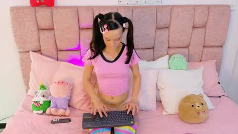 Lola online show from 11/25/25, 07:36