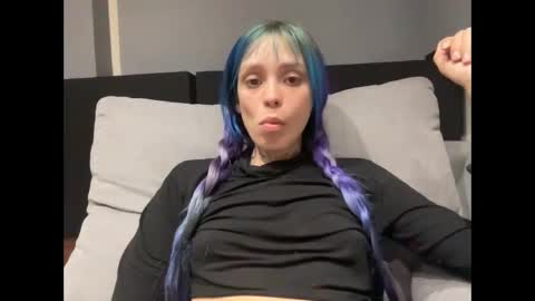 lole online show from 11/11/25, 04:34