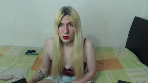 Snapshot of lolitabauer2 chatting on 01/13/25, 01:02 Sascha Bauer online show from 01/13/25, 01:02