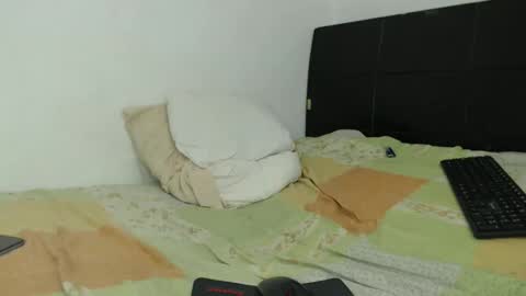 Snapshot of lolitabauer2 chatting on 01/20/25, 11:21 Sascha Bauer online show from 01/20/25, 11:21