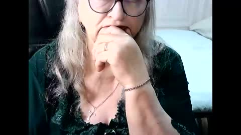 Snapshot of lolkaalyss chatting on 03/03/26, 04:29 LolkaAlyss online show from 03/03/26, 04:29