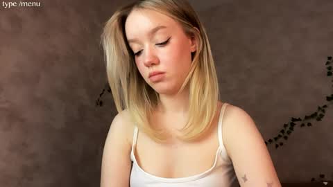 Mia online show from 04/11/26, 07:45